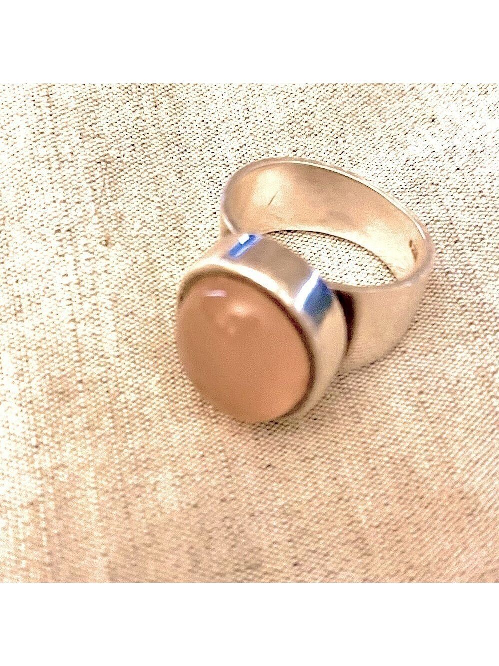 STERLING Silver Ring. Pink Stone.